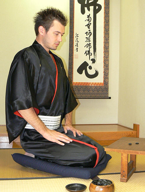 японское шелковое мужское кимоно САМУРАЙ с вышивкой и подкладкой