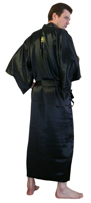мужской шелковый халат-кимоно с вышивкой - достойный подарок мужчине