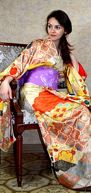японское шелковое винтажное кимоно. японский винтаж