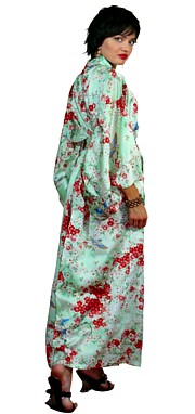 японское кимоно из натурального шелка. эксклюзивная одежда для дома