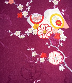 рисунок на фигурном шелке женского хаори