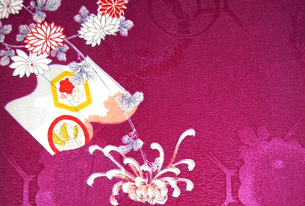рисунок на фигурном шелке женского хаори