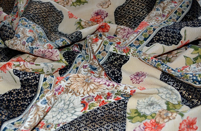 шелковая ткань с авторской ручной росписью и золочением