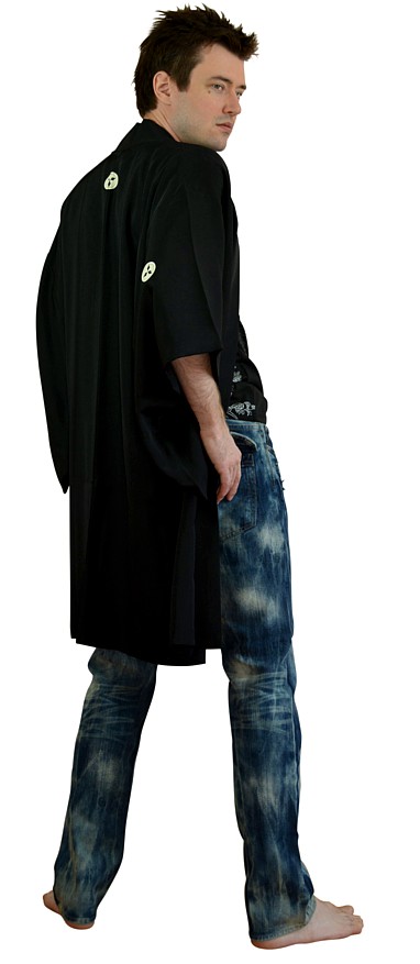 хаори, японская традиционная верхняя одежда в виде кардигана